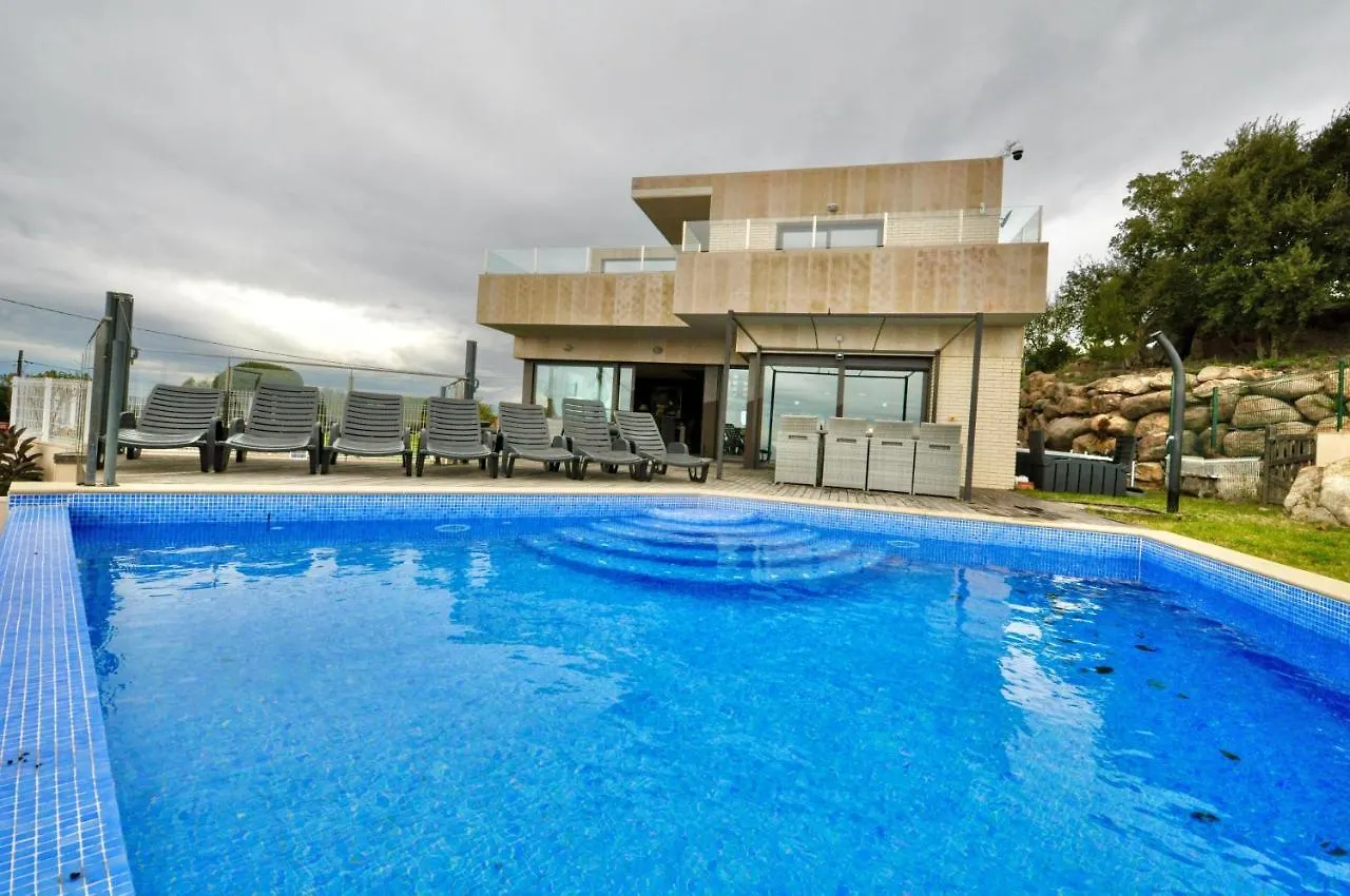 Villa Adam 료렛 드 마르 0*,